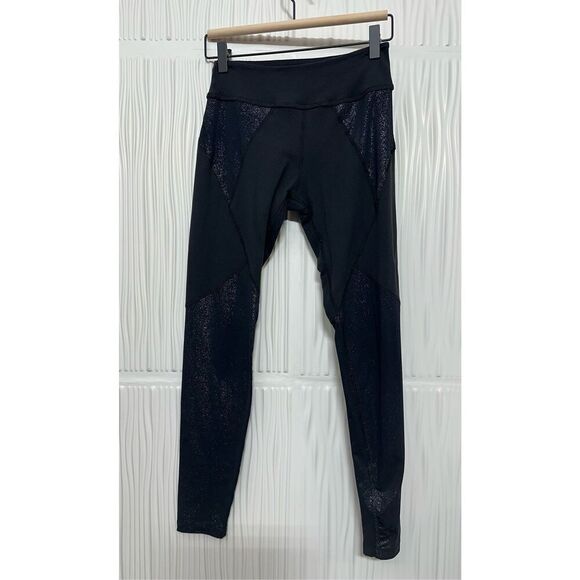 Beyond Yoga Shimmer Panel Curve High Waisted Midi Legging in Black - S - Picture 3 of 13